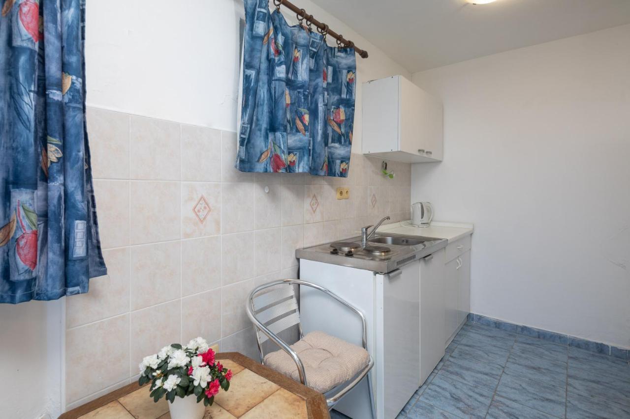 Beach Apartments Bili Cvitak Duce Bagian luar foto