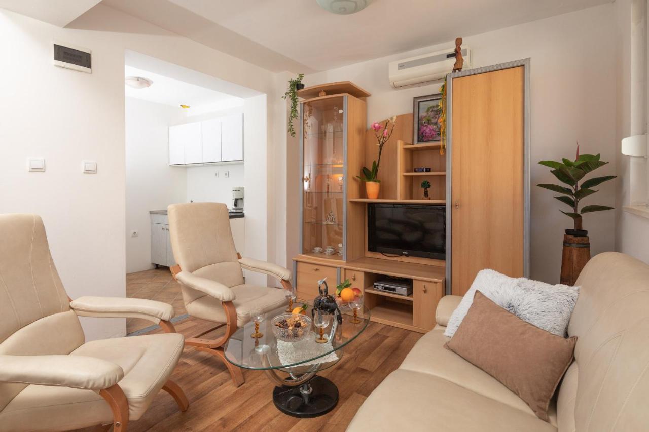 Beach Apartments Bili Cvitak Duce Bagian luar foto