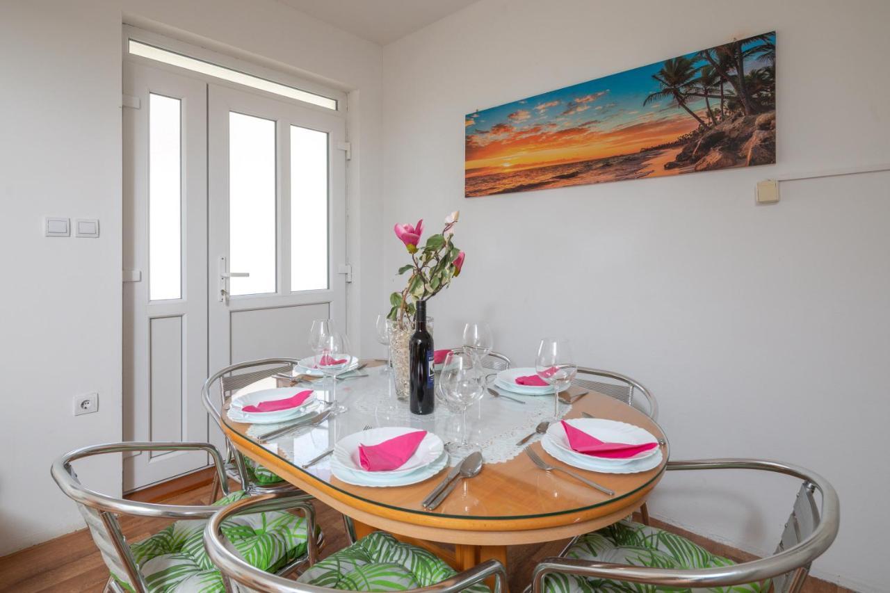 Beach Apartments Bili Cvitak Duce Bagian luar foto