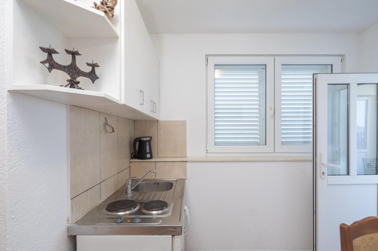 Beach Apartments Bili Cvitak Duce Bagian luar foto