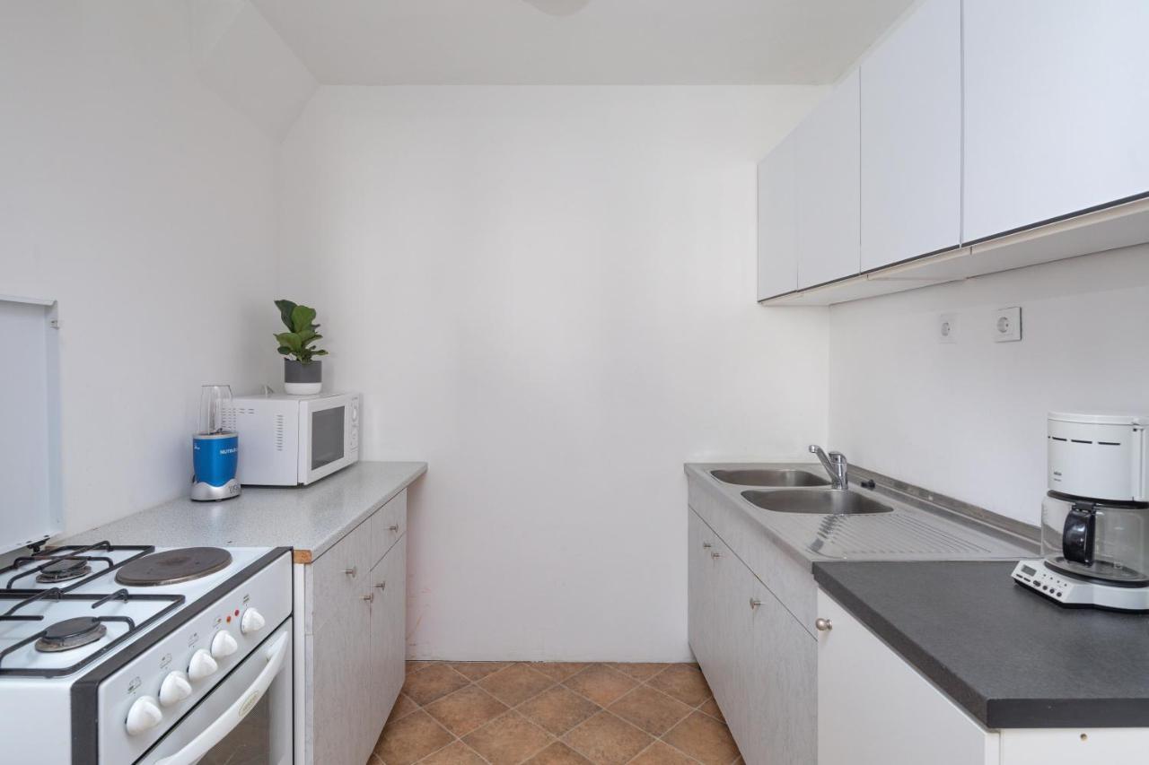 Beach Apartments Bili Cvitak Duce Bagian luar foto
