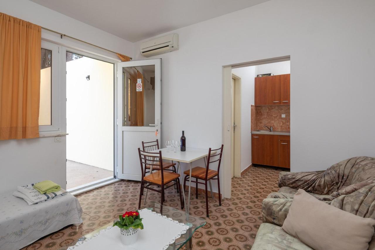 Beach Apartments Bili Cvitak Duce Bagian luar foto
