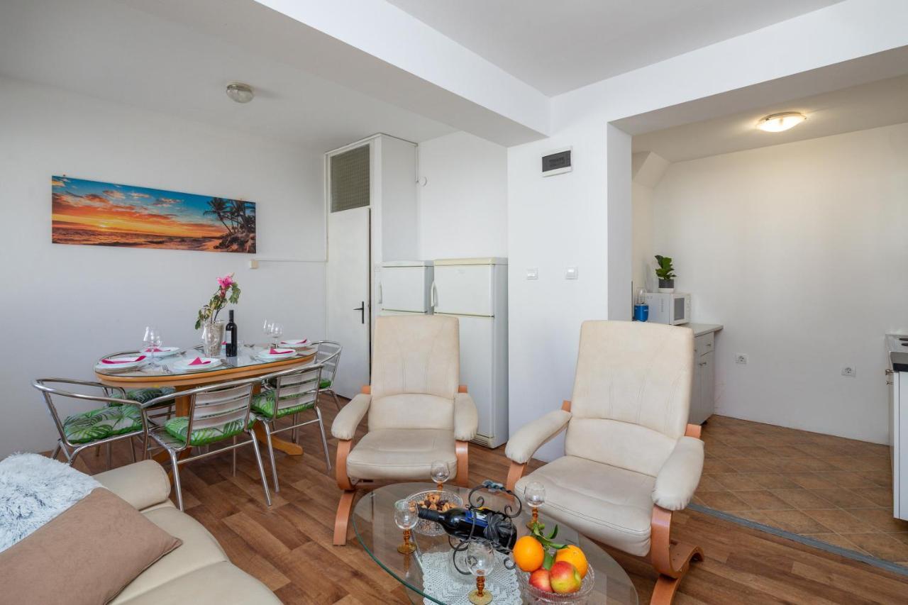 Beach Apartments Bili Cvitak Duce Bagian luar foto